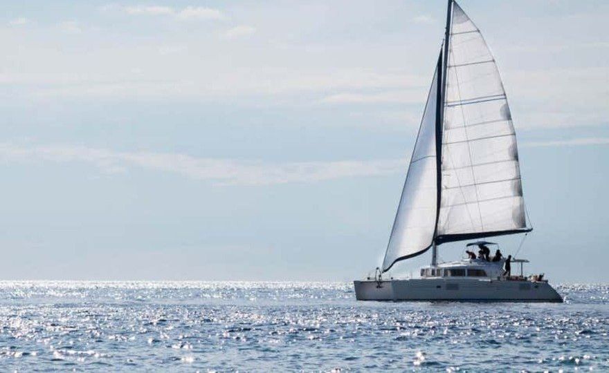 Paseo en catamarán por la bahía de Málaga
