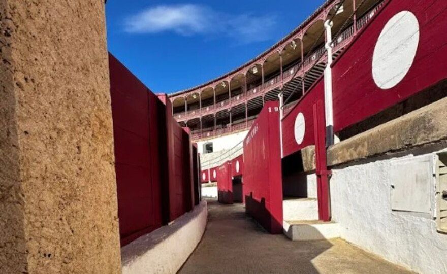 Tour por la plaza de Toros La Malagueta