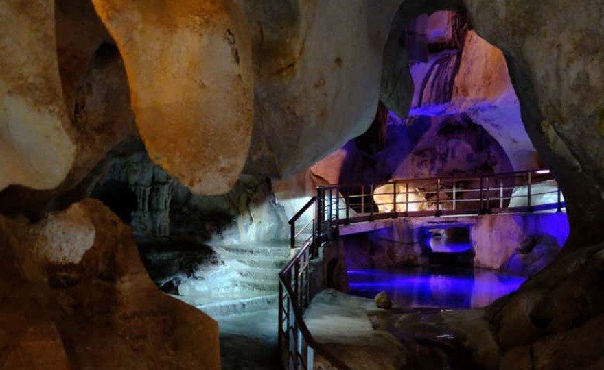 Entrada a la Cueva del Tesoro