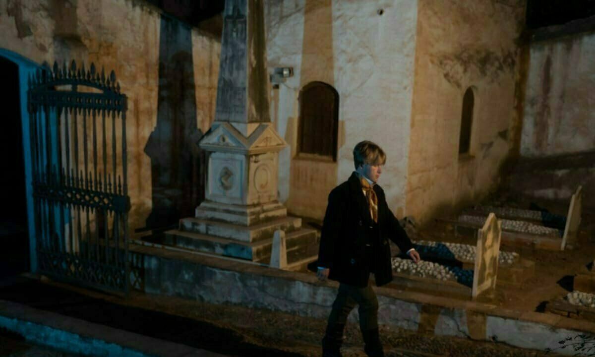 Descubre el Cementerio Inglés de Noche