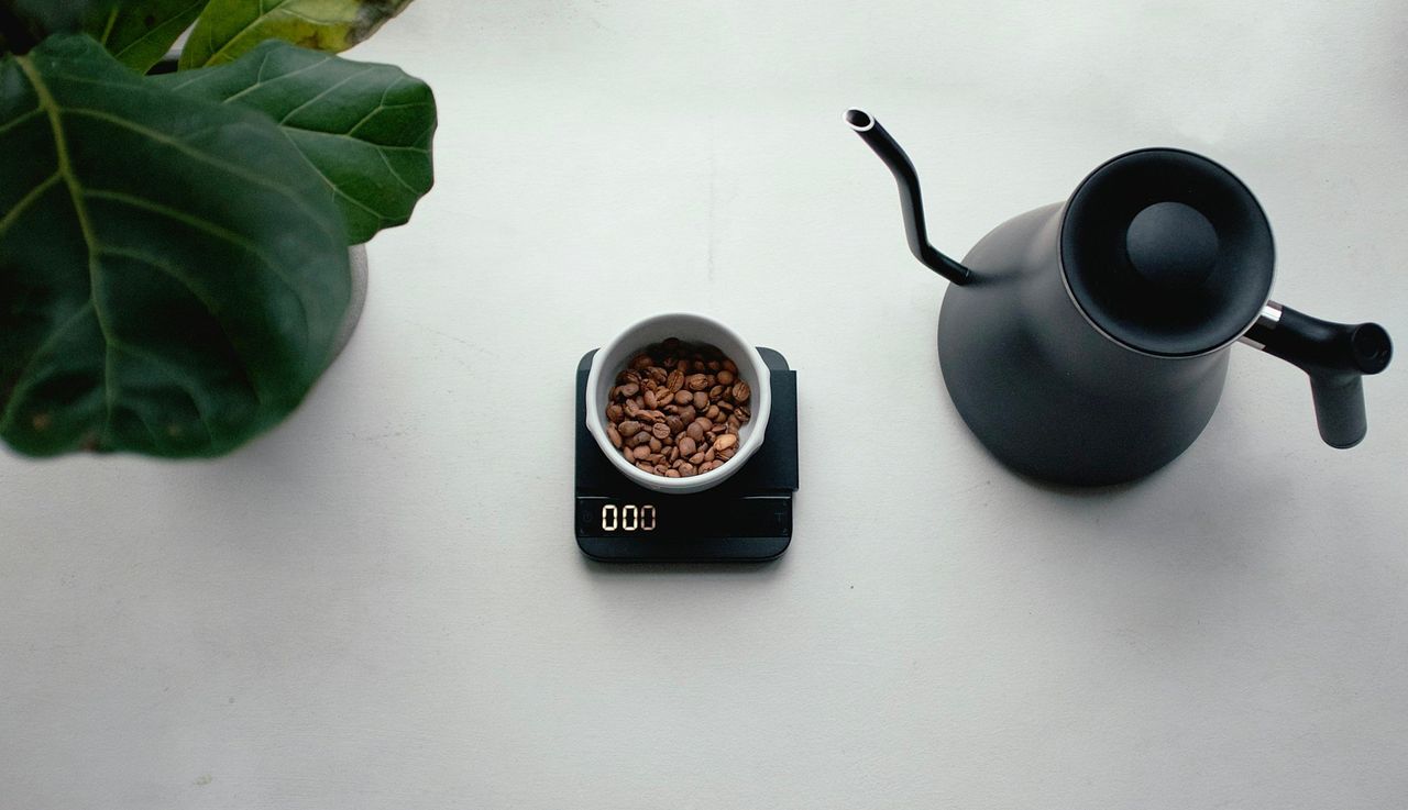Café de especialidad. Foto: <a href="https://unsplash.com/@maxwhtd?utm_source=Hoy%20Apps&utm_medium=referral" target="_blank" rel="noopener">Max Whitehead</a> (<a href="https://unsplash.com/photos/black-and-silver-apple-watch-4OwhFDDWYHs?utm_source=Hoy%20Apps&utm_medium=referral" target="_blank" rel="noopener">Unsplash</a>)